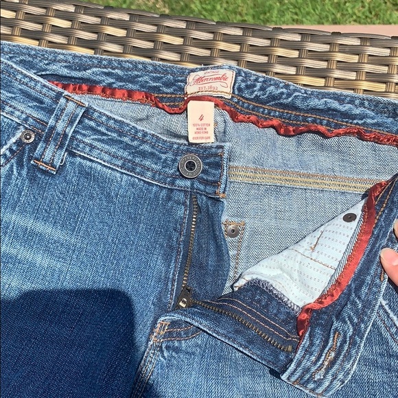🌷HP 🎉SALE Vintage A&F Jeans - Picture 3 of 13